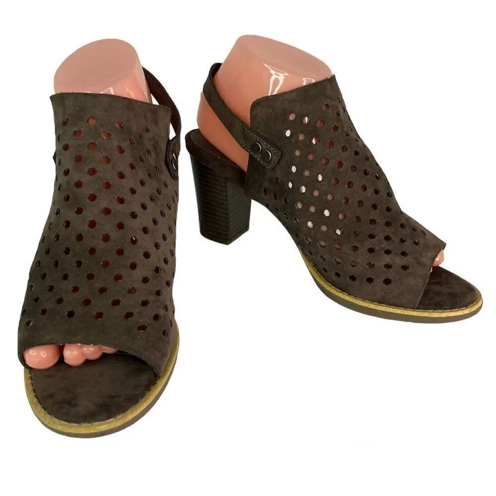 White Mountain Glorielle Perforated Cut Out Slingback Toe Block Heel Taupe Sz 8